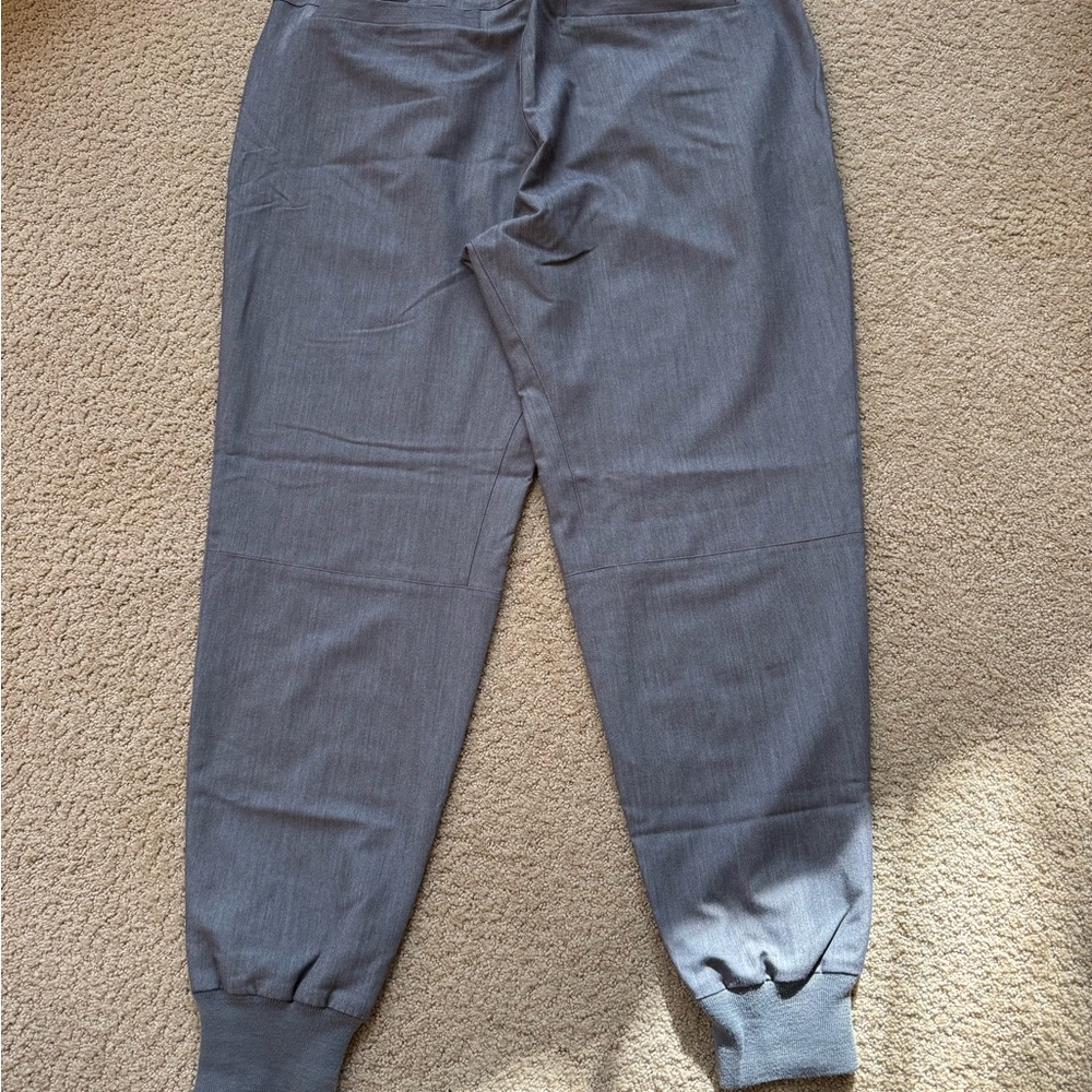 Figs Men's Charcoal Jogger Scrubs